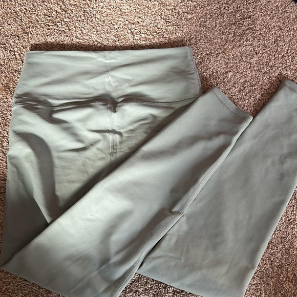 Old Navy Leggings - Picture 3 of 4